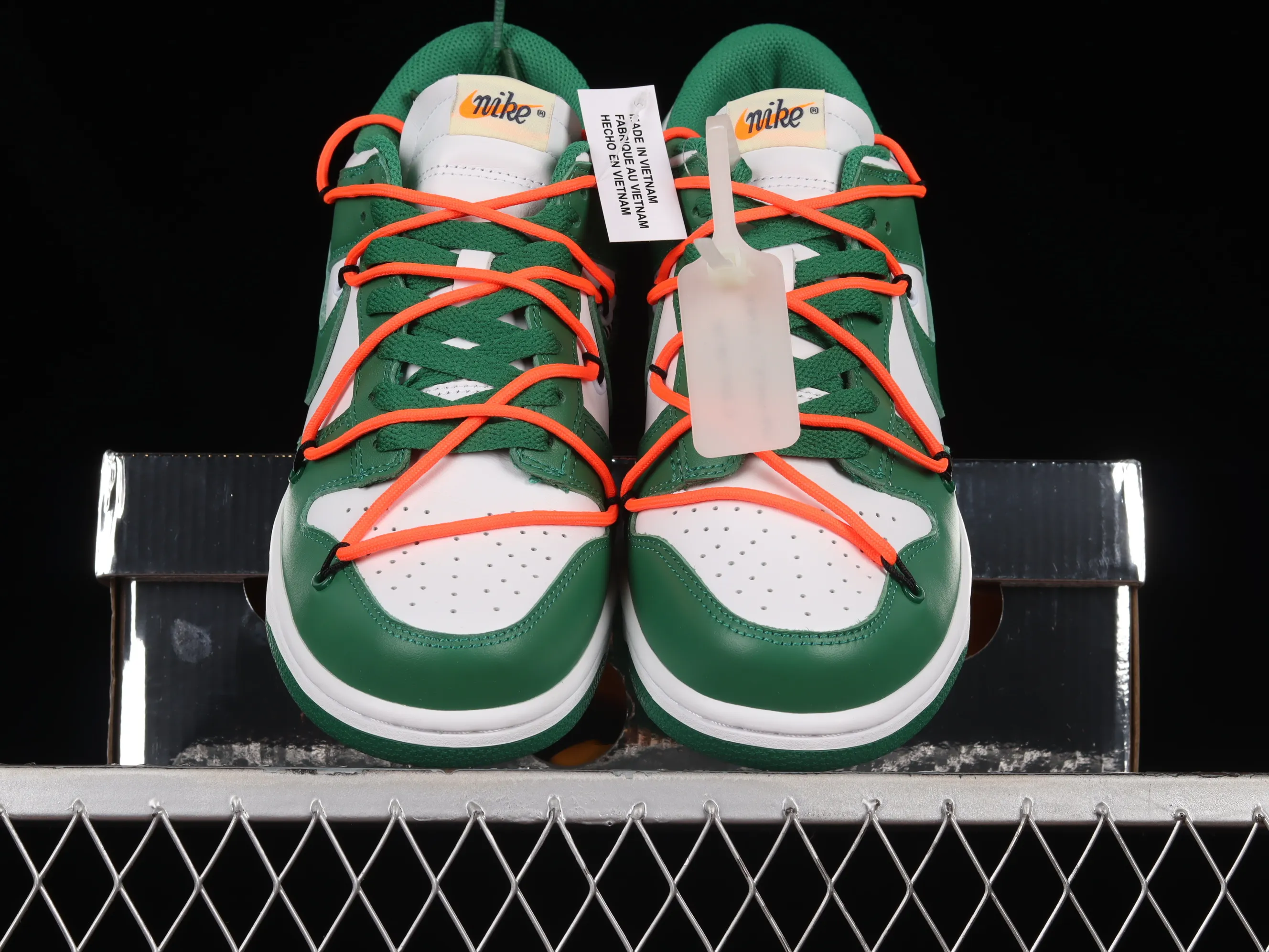 All Categories Nk SB Dunk Series Nk SB Dunk Low Low-top sneakers Pure original version OF x Futura x Dunk OW joint sneakers CT0856-100